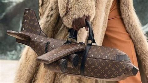 borsa louis vuitton a forma di aereo prezzo|borse louis vuitton.